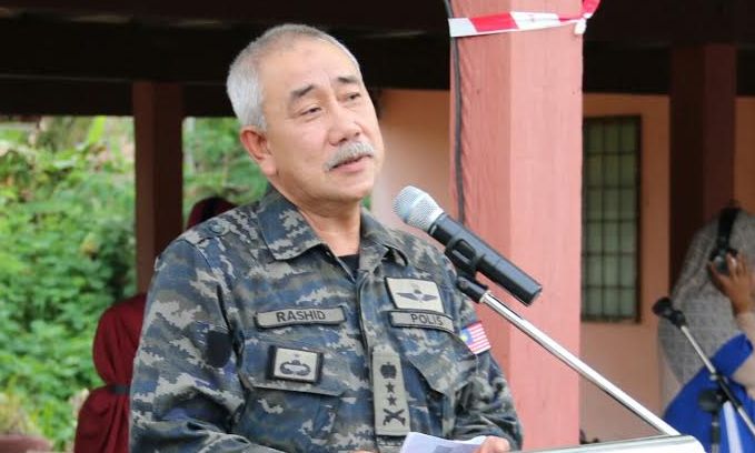 Eastern Sabah Security Command commander ACP Datuk Abdul Rashid Harun speaking at the buka puasa event in Lahad Datu.