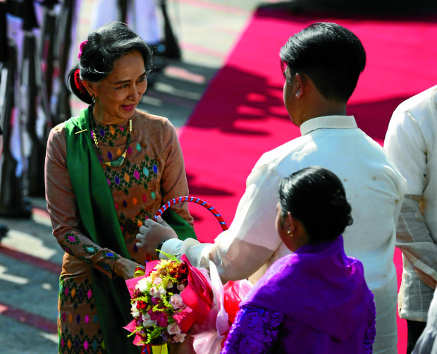 APRIL 28, 2017 Noble Peace Prize winner and Myanmar State Counsellor Aung San Suu Kyi arrives in NAIA Terminal 2, Pasay City for the 30th ASEAN Summit in Manila. INQUIRER PHOTO/LYN RILLON