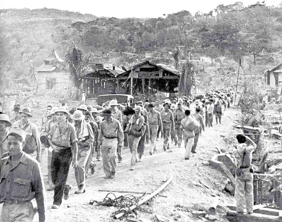 Filipino and American soldiers in the infamous Bataan DeathMarch —AP