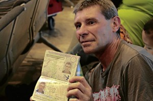 LIVING OFF PINOY HOSPITALITY  The stranded British national Gary Peter Austin at the Ninoy Aquino International Airport.  INQUIRER FILE PHOTO