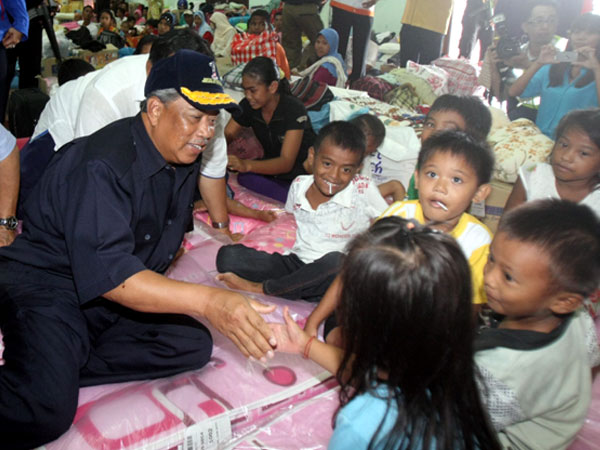 Inquirer Visits Filipinos In Evacuation Center In Sabah Global News 4023