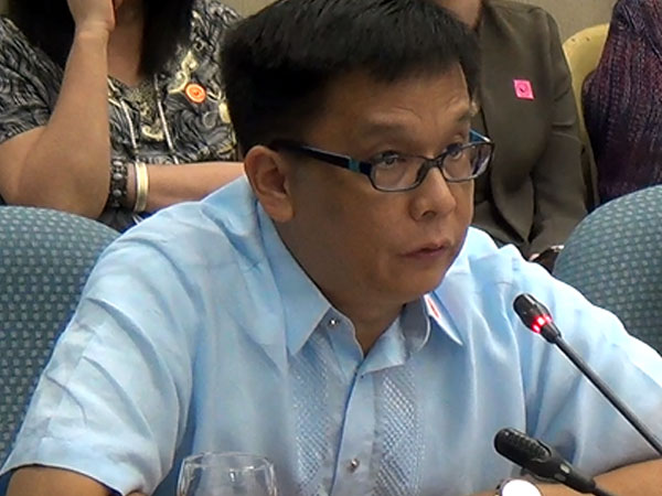 OWWA chief says 923,652 OFWs returned to respective home LGUs