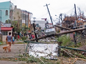 The street leading to the municipal hall of Daanbantayan in the nothern Cebu after the super typhoon Yolanda. CDN FILE PHOTO/TONEE DESPOJO