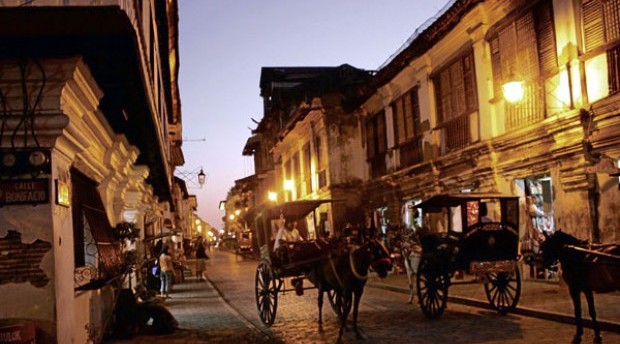 THE HERITAGE VILLAGE in Vigan City remains busy at night as tourists enjoy walking on its cobblestone streets and ride in calesa (horse-drawn carriages) that ply the city famous for its rich culture and Spanish-era mansions. LEONCIO BALBIN JR. 