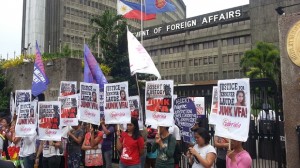 Protesters in front of DFA building