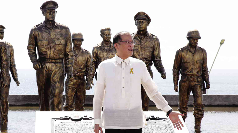 ‘YESTERDAY’S HEROES’  President Aquino graces the 70th anniversary of the Leyte Gulf Landing at MacArthur Landing Memorial National Park in Candahug, Palo, Leyte province, on Monday. The event’s theme, “Leyte 1944, Leyte 2014: Yesterday’s Heroes, Today’s Inspiration on the Road to Recovery,” recalls the role of American troops led by Gen. Douglas MacArthur during World War II, when his promise, “I shall return,” became some sort of a battle cry.  RYAN LIM/MALACAÑANG PHOTO