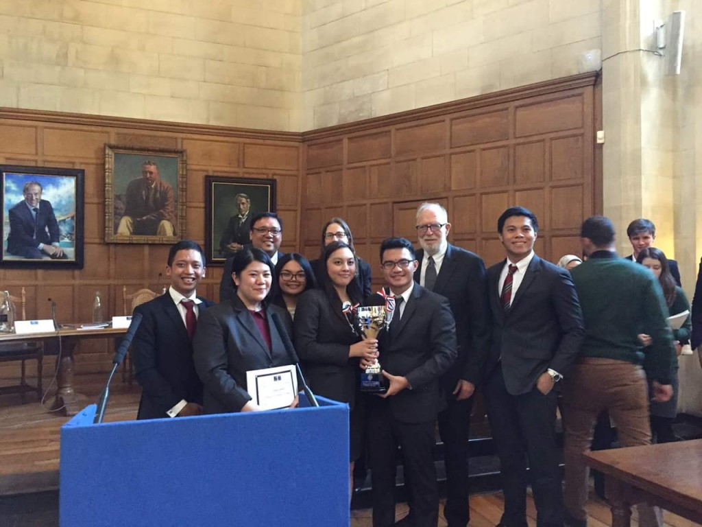 Mooters from the University of the Philippines are declared as the overall champ in the international rounds of the Price Media Law Moot Court Competition in the United Kingdom. Photo taken from Harry Roque’s Facebook page