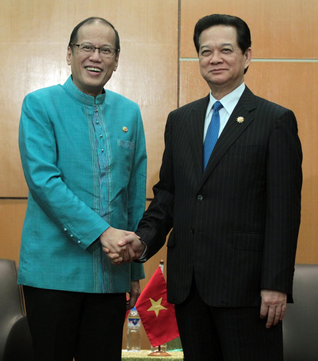 President Benigno Aquino III greets Socialist Republic of Viet Nam Prime Minister Nguyen Tan Dung during a bilateral meeting at Kuala Lumpur Convention Centre on April 26, 2015, at the sidelines of the 26th Association of Southeast Asian Nations (ASEAN) Summit in Kuala Lumpur and Langkawi, Malaysia. Photo by Gil Nartea/ Malacañang Photo Bureau