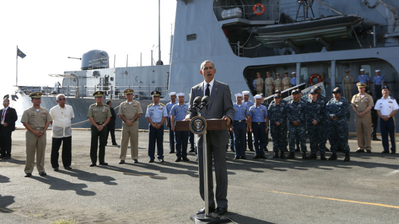 SHIPSHAPE, SHARPLY WORDED MESSAGE  With the BRP Gregorio del Pilar as background and flanked by US and PH troops, US President Barack Obama delivers a speech upon his arrival in Manila on Tuesday for the Apec Leaders’ Meeting. INQSnap this page to view more photos  NIÑO JESUS ORBETA