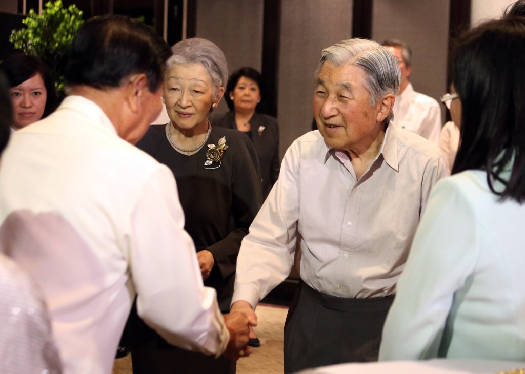 EMPEROR AND EMPRESS AT SOFITEL / JANUARY 28, 2016 Japan’s Emperor Akihito and Empress Michiko arrive at the Sofitel Philippine Plaza, Pasay City on January 28, 2016 during a meeting with Japanese residents. The emperor and empress were in the country for five days to mark the 60th anniversary of the normalization of diplomatic ties between the two countries. INQUIRER PHOTO / NINO JESUS ORBETA