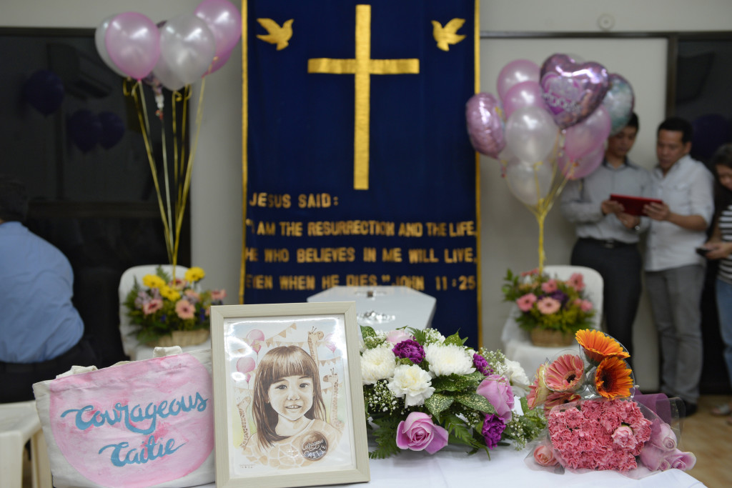 Funeral service for Caitlin Soleil Lucas, 3, the Filipino girl who arrived in Singapore looking for a cure for her mystery illness. She was later diagnosed with a rare childhood leukaemia. She died today, on March 31 after suffering from breathing difficulties. MARK CHEONG/SINGAPORE PRESS HOLDINGS