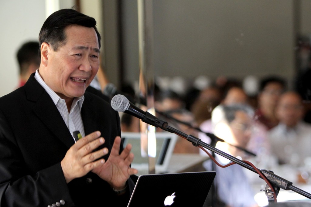 CARPIO ON A FORUM OF PH STAKE ON WEST PHILIPPINE SEA / APRIL 25 2016 Senior Justice Antonio Carpio talks about country's stake in the West Philippine Sea during a forum in CLub Filipino in San Juan City. INQUIRER PHOTO / RICHARD A. REYES