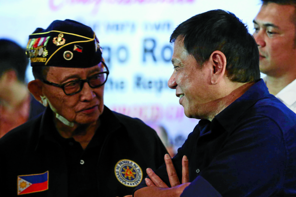 President Rodrigo R. Duterte chats with Former President Fidel V. Ramos during the Testimonial Dinner Reception organized by the San Beda Law Alumni Association at the Kalayaan Hall of Club Filipino in San Juan City, Manila on Thursday, July 14, 2016 KING RODRIGUEZ/PPD