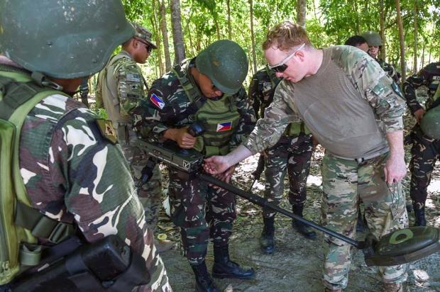 Brandon Laubscher with Filipino soliders - Fort Magsaysay - 8 May 2017