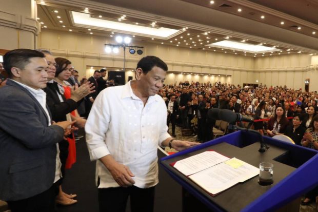 President Rodrigo Duterte meets with the Filipino community at the Ramada Hotel in Jerusalem as part of his four-day official visit to Israel. MALACAÑANG PHOTOS
