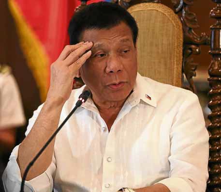 BUSY WEEK President Duterte is attending the Asean summit in Singapore and the Apec meeting in Papua New Guinea this week. —JOAN BONDOC