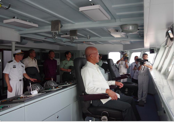  Defense Secretary Delfin Lorenzana tours Chinese guided-missile frigate Wuhu (539), one of the three warships on a goodwill visit to the Philippines./ CHINESE EMBASSY- MANILA