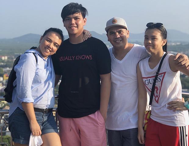 Dela Paz family in Phuket