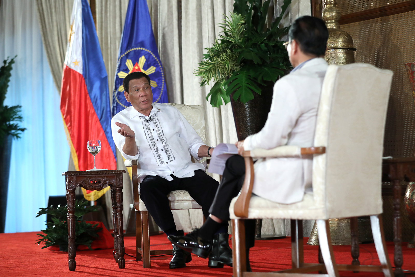 President Rodrigo Roa Duterte discusses the pressing concerns of the country during a dialogue with Chief Presidential Legal Counsel Salvador Panelo at the Malacañan Palace on September 11, 2018. ROBINSON NIÑAL JR./PRESIDENTIAL PHOTO