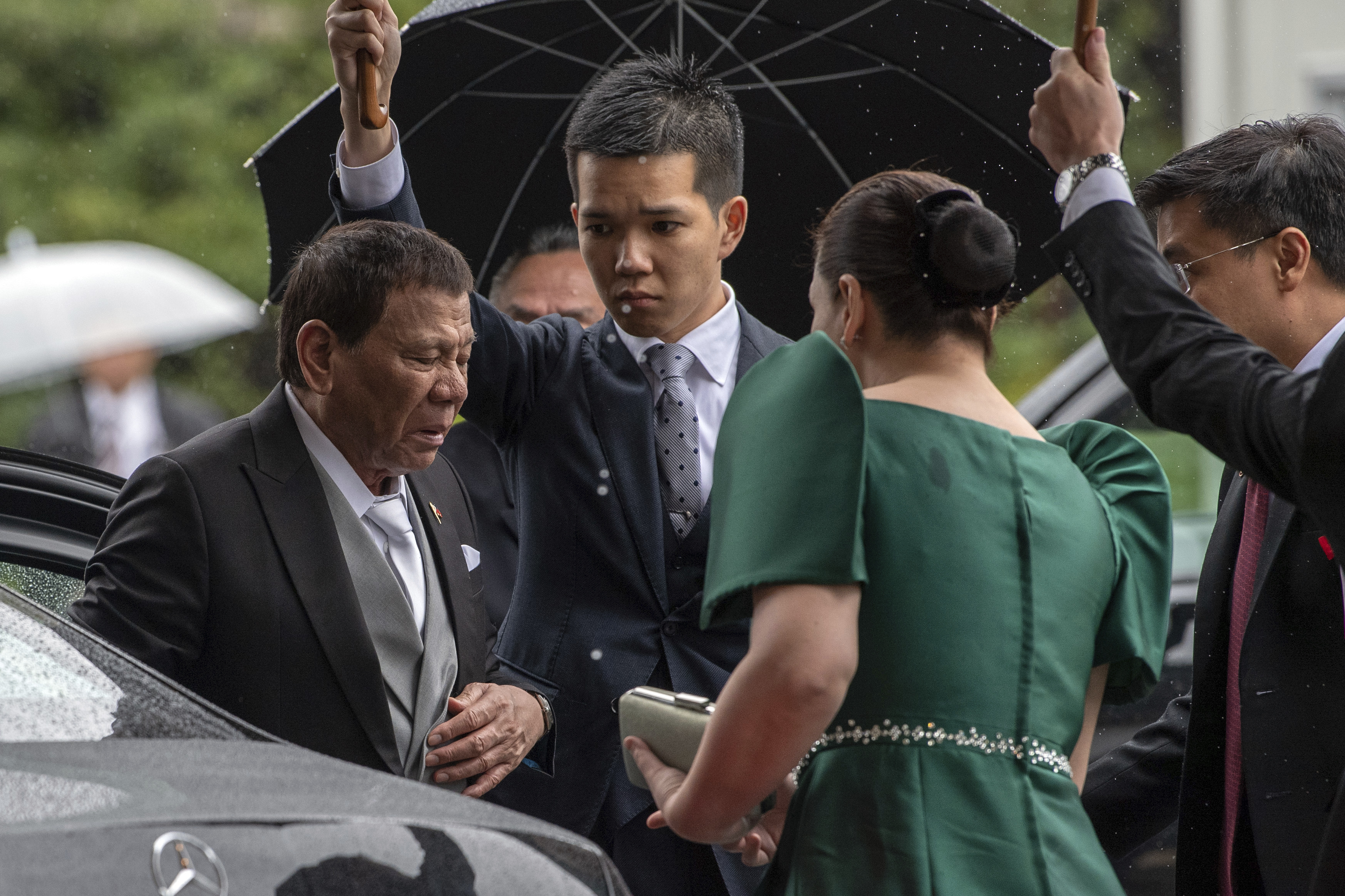 Duterte to clip Japan trip ‘due to unbearable pain’ from motorbike accident