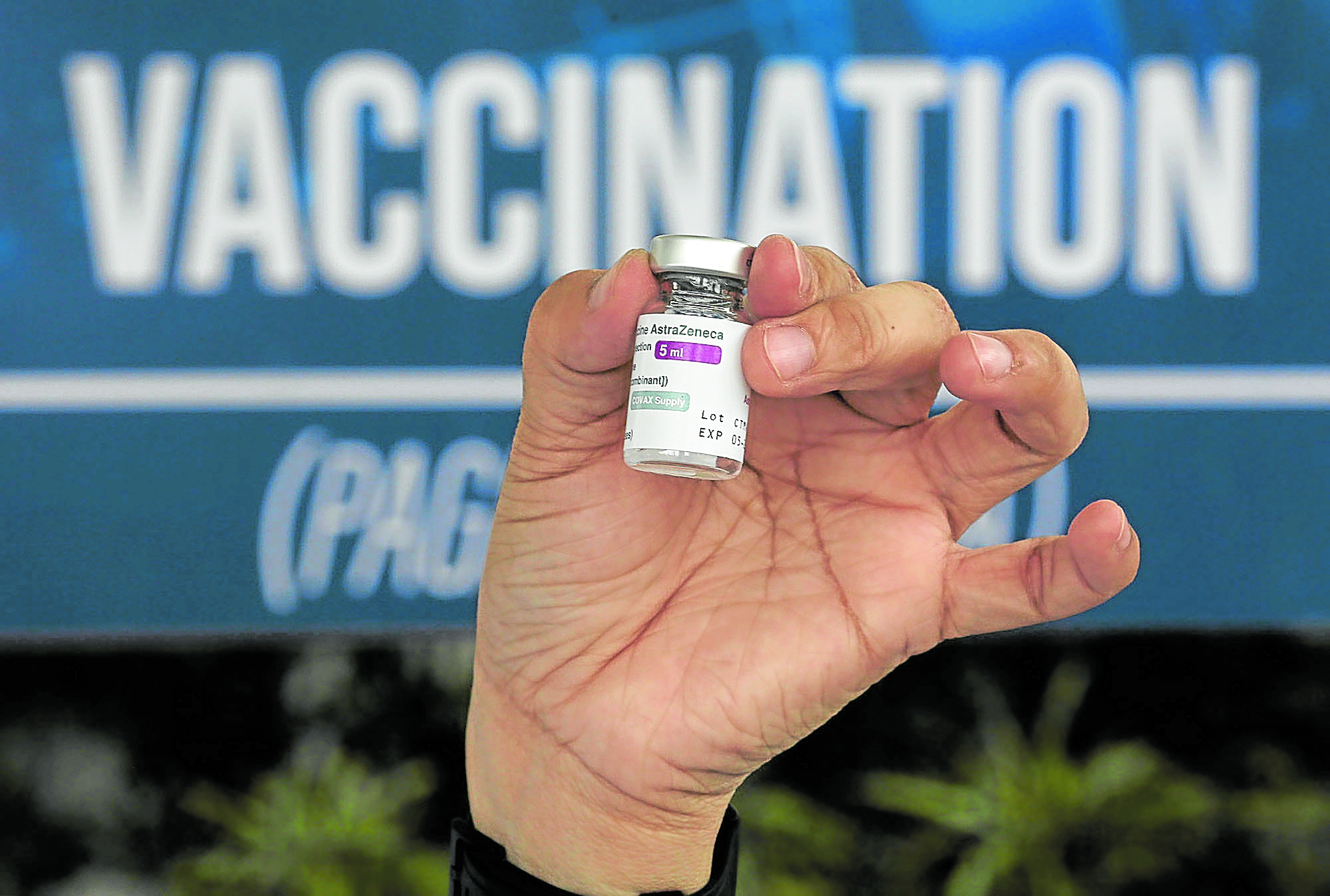 The Philippines is looking into donating COVID-19 vaccines to Myanmar and African countries to boost their supply, Health Undersecretary Myrna Cabotaje said Tuesday.