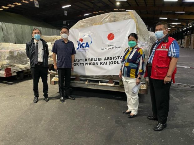 The Japanese govt through the JICA delivered emergency assistance packs for those affected by Typhoon Odette in PH, incl. generators, sleeping mattresses, sleeping pads, dome tents. 🇵🇭❤️🇯🇵 📸 Embassy of Japan. Image from Twitter / DFA Philippines