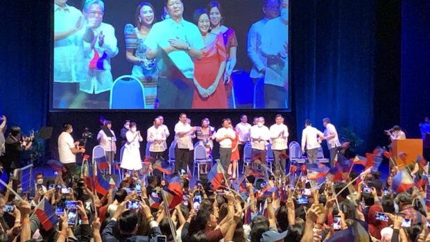 Ferdinand Marcos Jr. meets with Filipinos in Singapore. STORY: Marcos thanks Singapore OFWs: We’ll improve PH in return