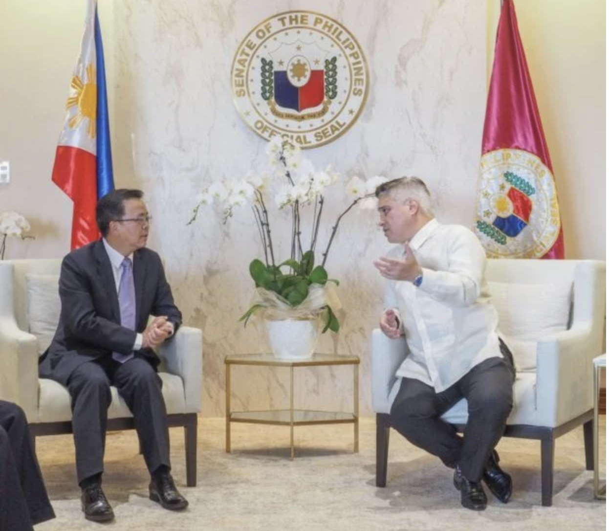 Senate President Juan Miguel Zubiri welcomes H.E. Huang Xilian, Ambassador of the People’s Republic of China to the Philippines, at the Senate on October 10, 2022. Photo by 