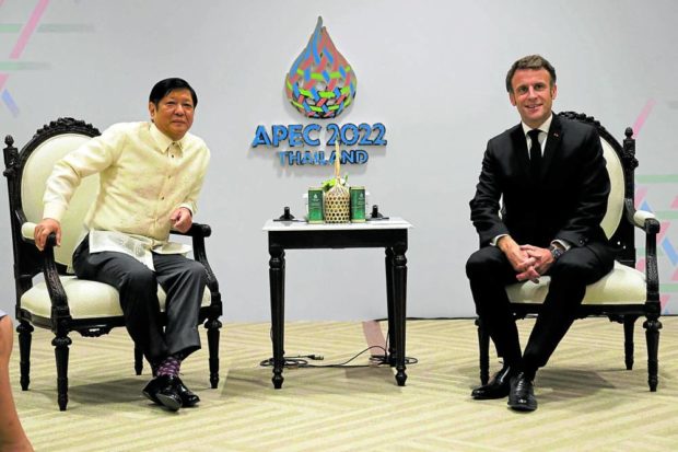 President Marcos and French President Emmanuel Macron hold bilateral talks on the sidelines of the Asia-Pacific Economic Cooperation Summit in Bangkok, Thailand. STORY: Marcos keen on nuclear energy development with France