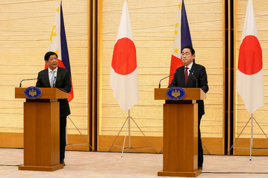 Japanese Prime Minister Fumio Kishida and Philippine President Ferdinand Marcos Jr.