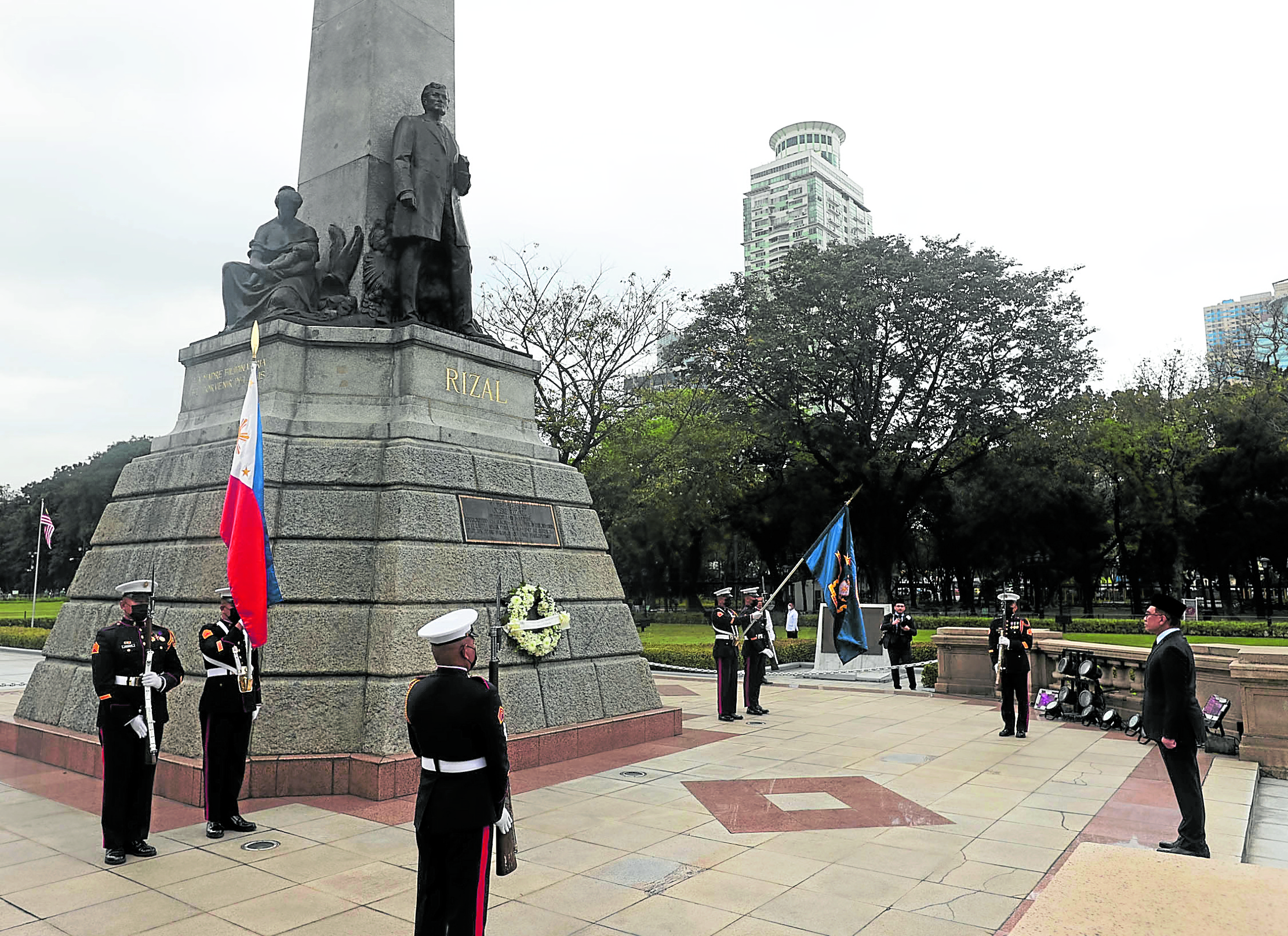 Malaysian Prime Minister Anwar Ibrahim with Manila Mayor Honey Lacuna leads the wreath laying ceremony at the Rizal park during his 2 day state visit in the country