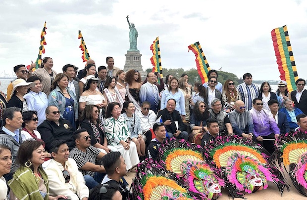 Risa Hontiveros with Filipinos in New York City