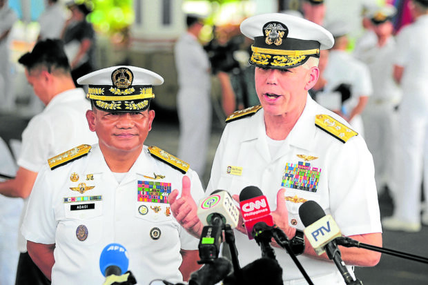 ‘SAMA-SAMA’ 2023 Vice Adm. Toribio Adaci Jr. of the Philippine Navy and Vice Adm. Karl Thomas of the US 7th Fleet field questions during the opening ceremony. —GRIG C.MONTEGRANDE