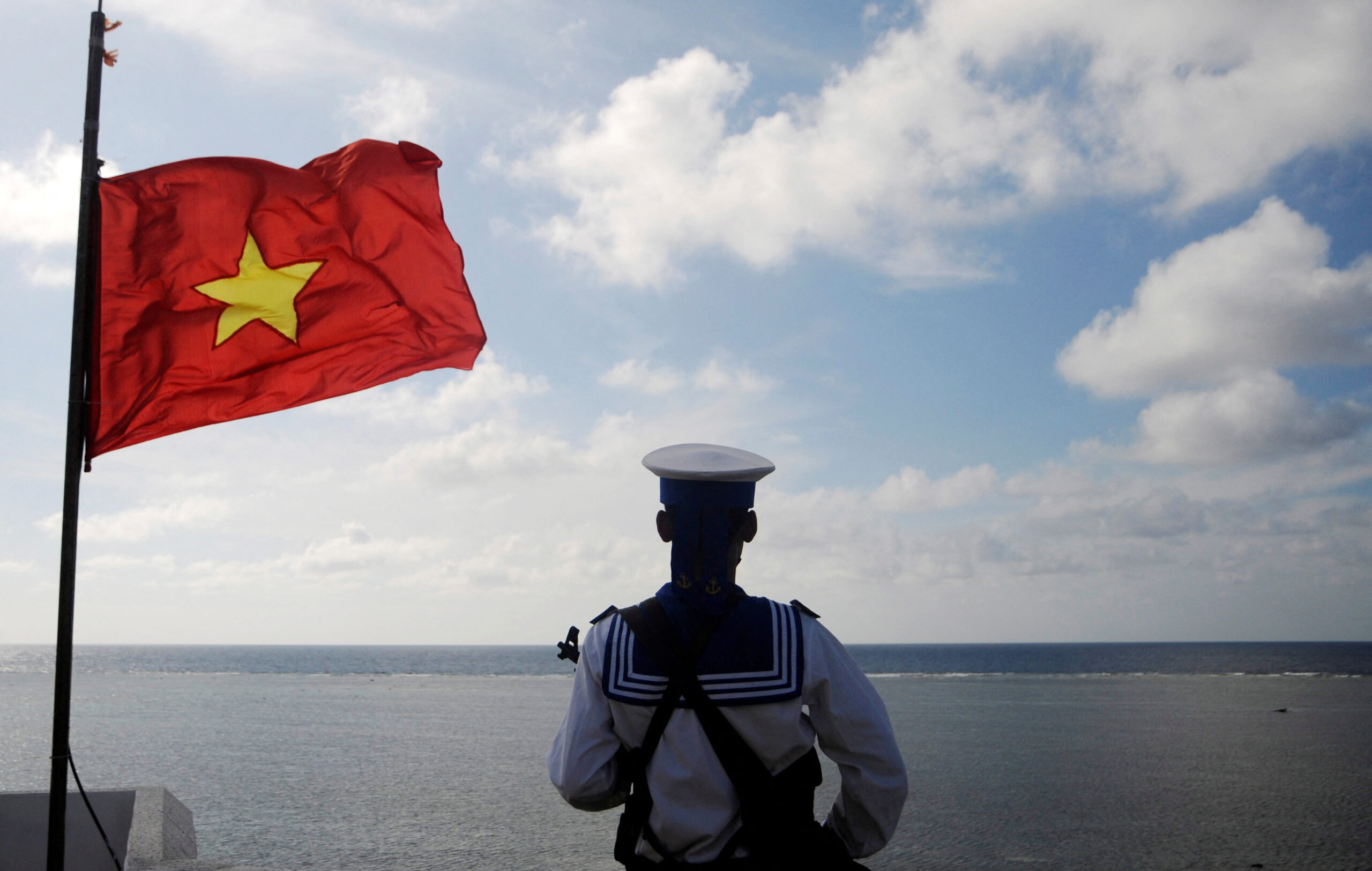 The Philippines and Vietnam signed a memorandum of understanding (MOU) on incident prevention in the South China Sea, said the Palace on Tuesday. 