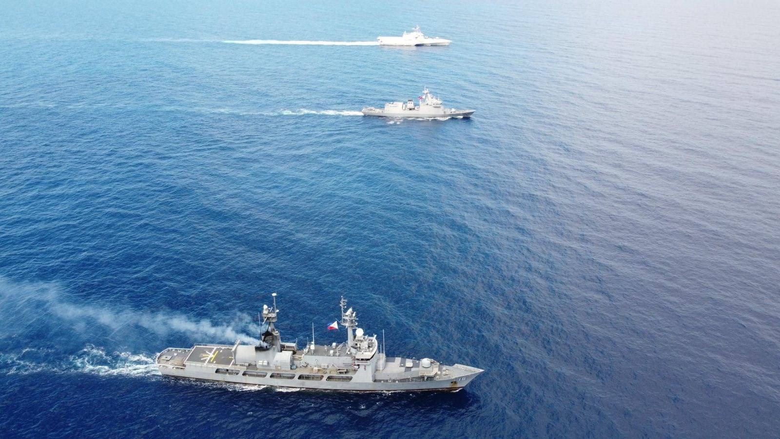 Philippine Navy warships BRP Gregorio Del Pilar (PS15) and BRP Jose Rizal (FF150), along with the USS Gabriel Gifford (LCS 10) conducted tactical maneuvers in the West Philippine Sea on Thursday afternoon.