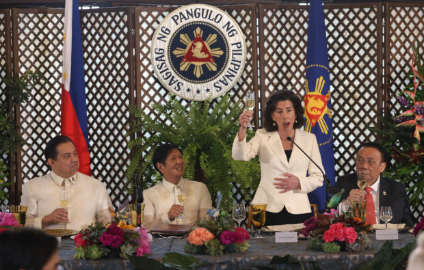 ‘PARTNERS IN PROSPERITY’ US Secretary of Commerce Gina Raimondo makes a toast during a luncheon on Monday hosted by President Marcos which her delegation attended, together with Speaker Martin Romualdez, Executive Secretary Lucas Bersamin and other officials. —MARIANNE BERMUDEZ