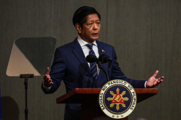 Marcos arrives in Brunei for two-day state visit