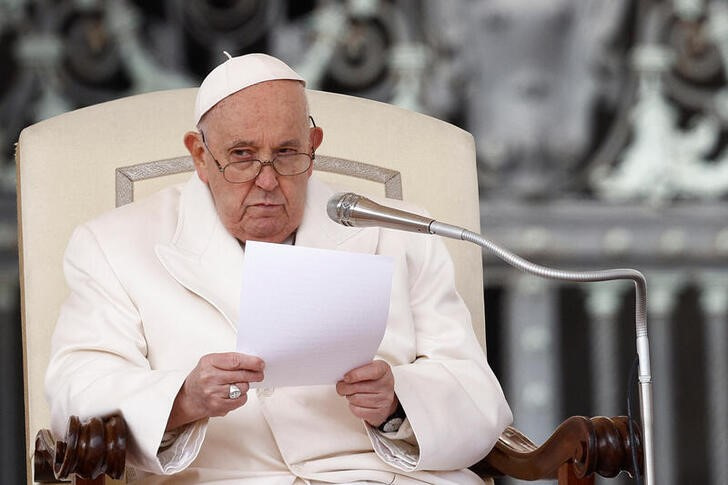 Pope again condemns 'madness of war' after Ukraine controversy