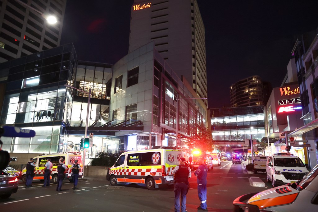 6 dead in Sydney shopping center attack