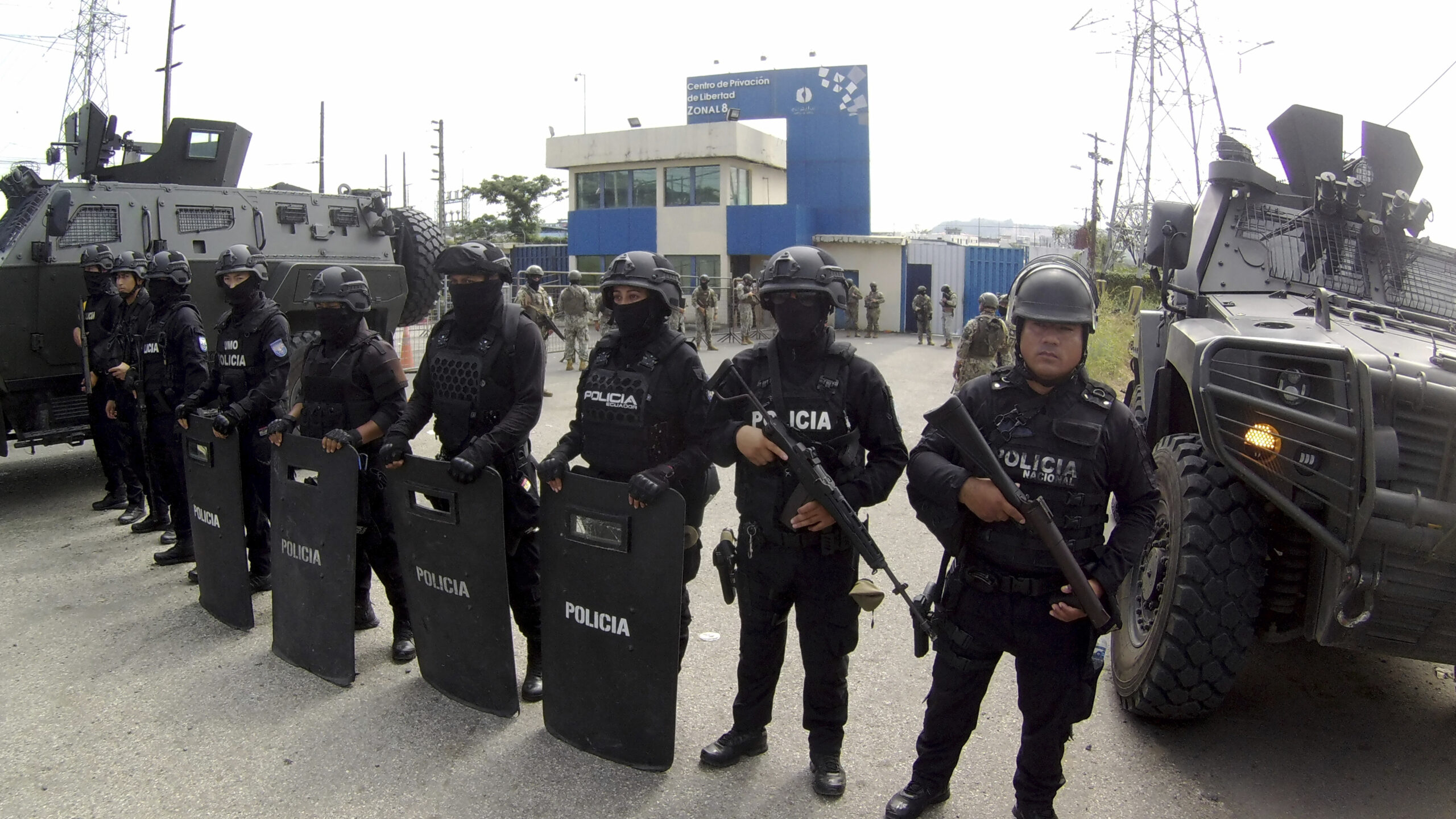Int'l leaders condemn Ecuador after cops break into Mexican Embassy
