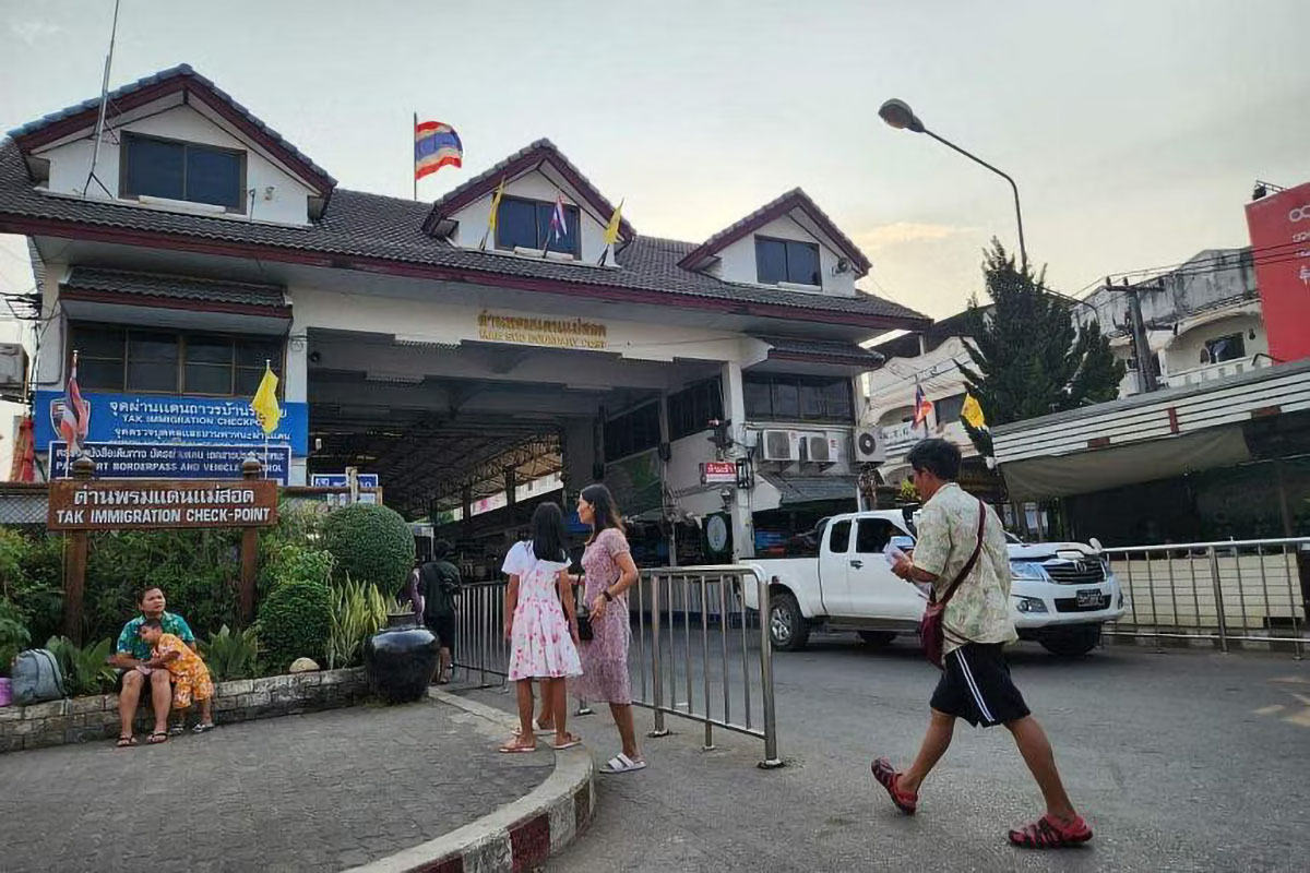 People travel back and forth normally during the Songkran festival at the Thai-Myanmar border gate separating Mae Sot and Myawaddy, on April 16. ST PHOTO: TAN HUI YEE