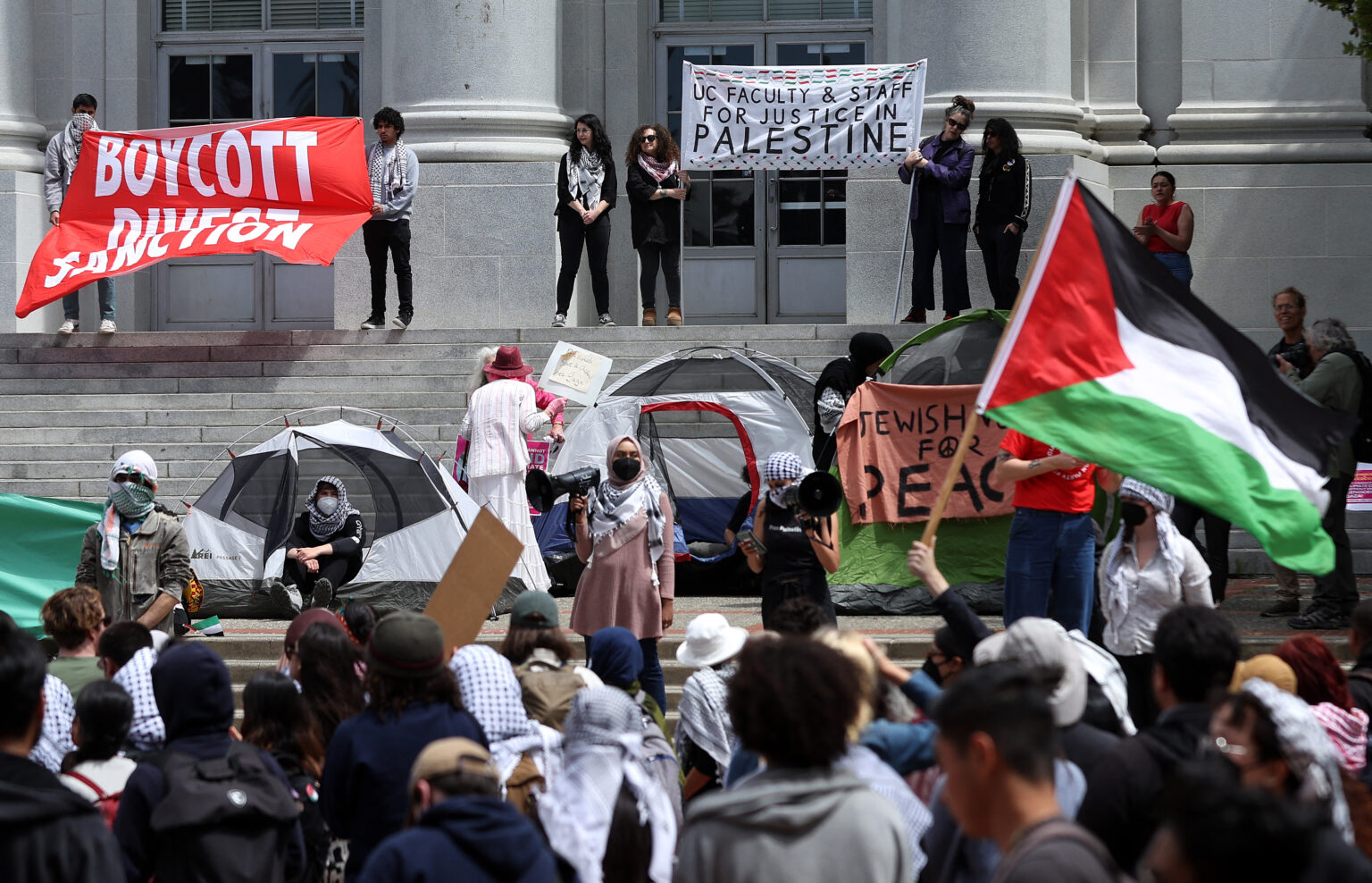 Tensions flare at US universities over Gaza protests