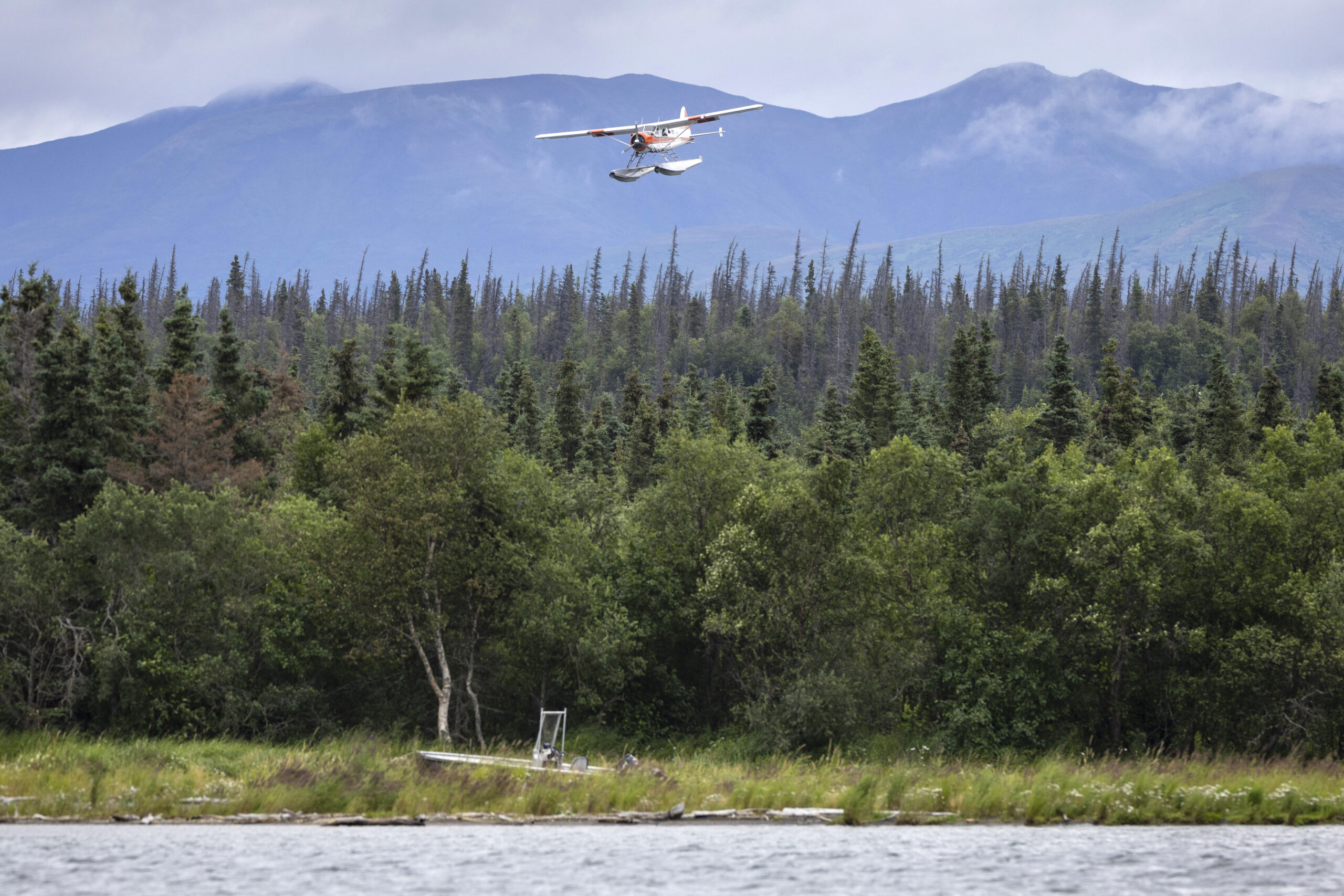 2 bodies found in plane submerged upside down in Alaska lake