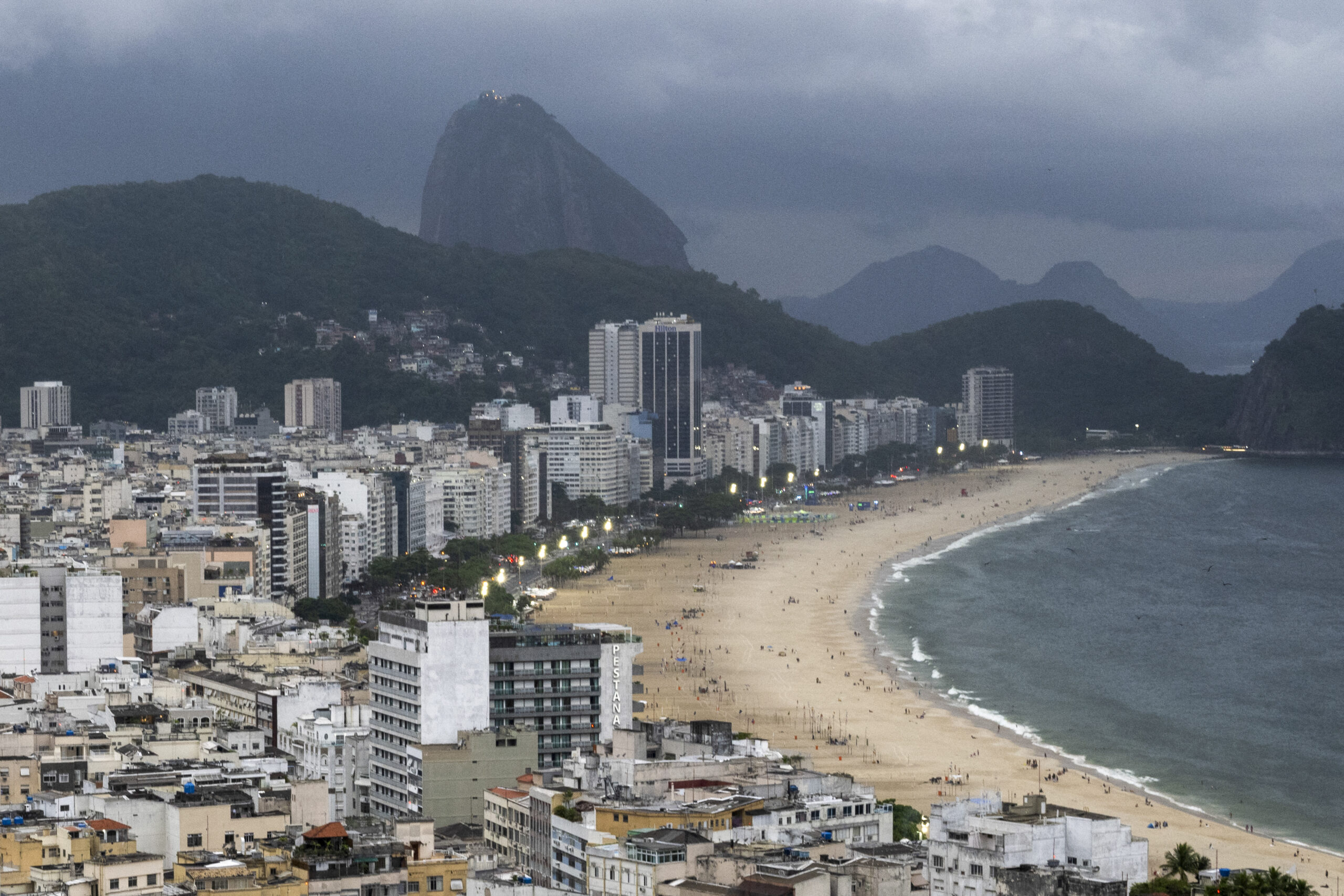 Bid to 'privatize' Brazil beaches sparks outcry