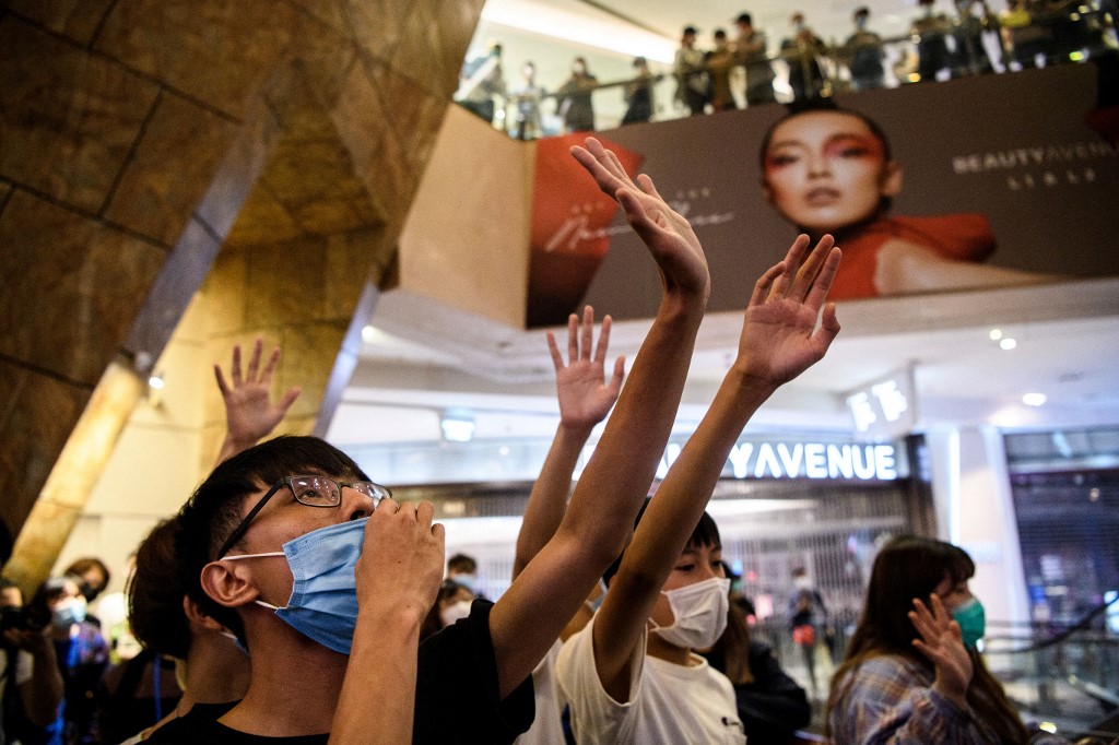Hong Kong demands online platforms remove banned protest song
