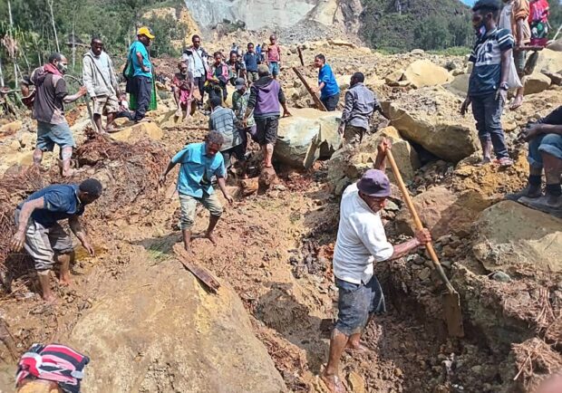 Papua New Guinea landslide rescue 'racing against time': UN