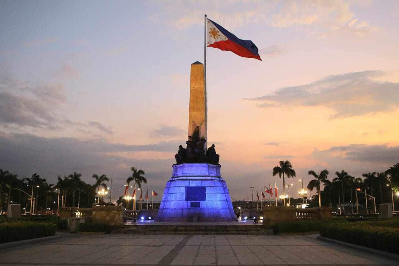 Rizal Monument, dancing fountain light up EU colors