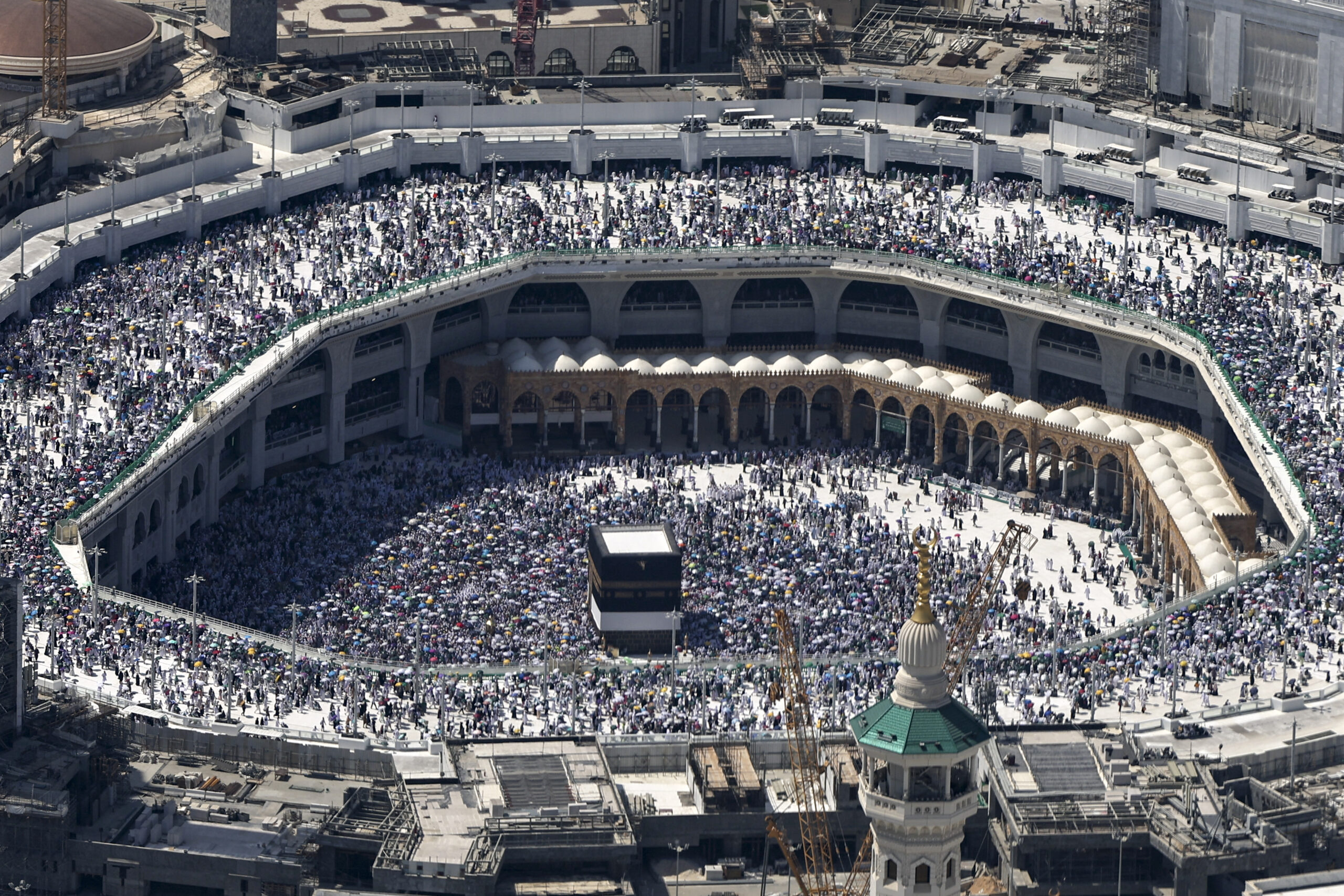 Loved ones search for missing as hajj death toll passes 900