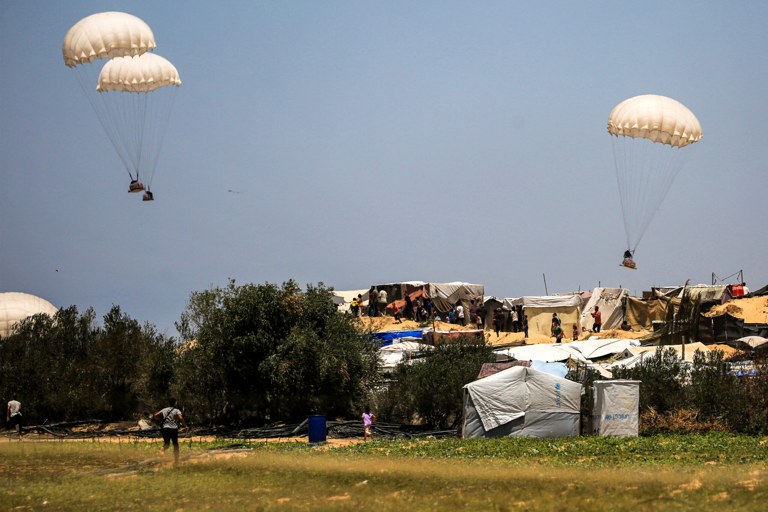 US resumes air drops aid into northern Gaza