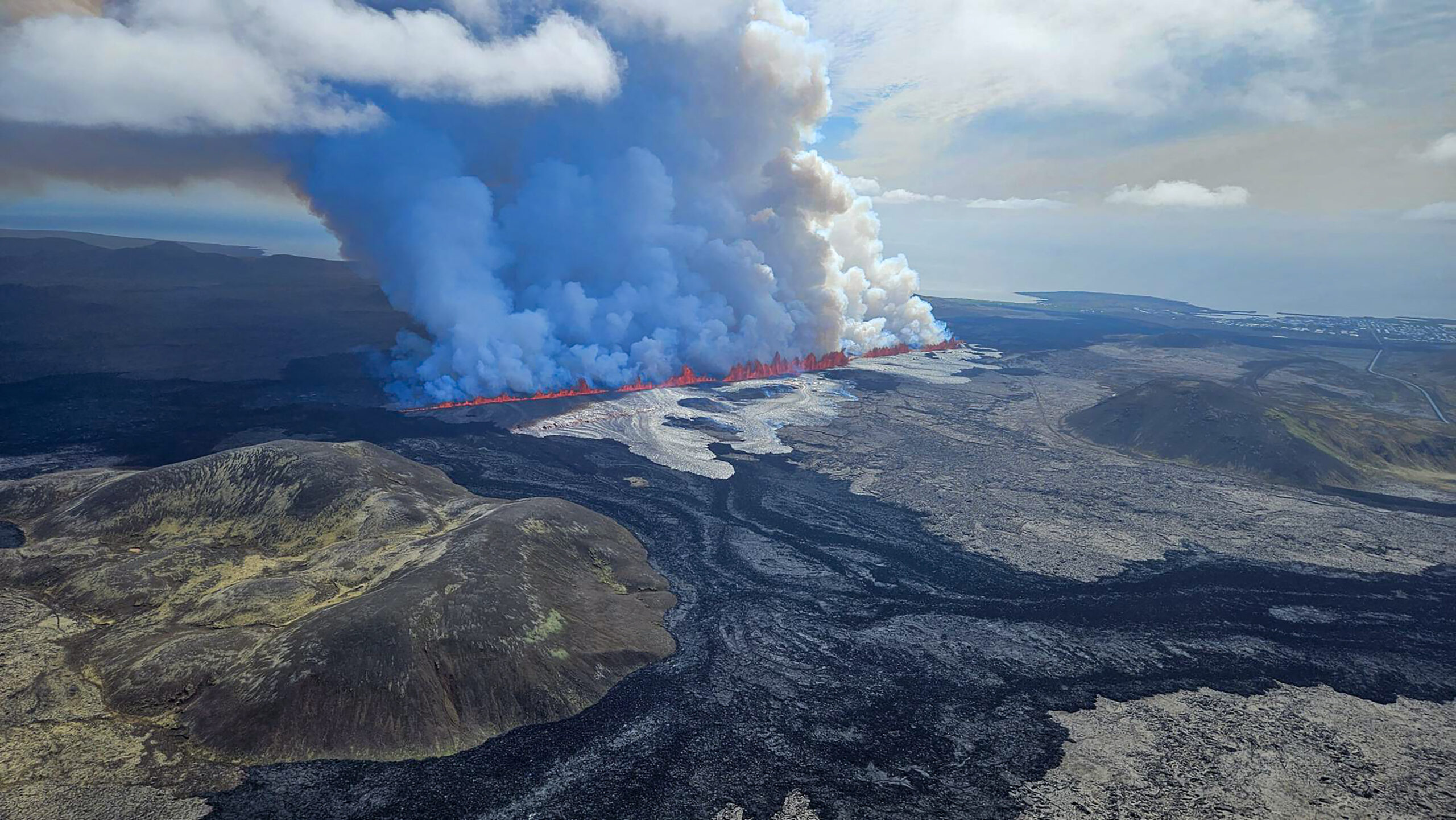 Volcanic eruption in Iceland ends after 24 days - met office